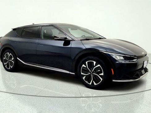 Used 2023 Kia EV6 Wind RWD image 3