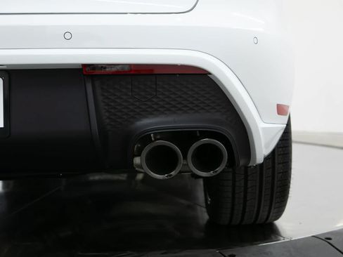 New 2026 Porsche Macan AWD/4WD image 38