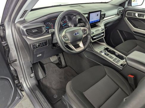 Used 2024 Ford Explorer XLT image 49
