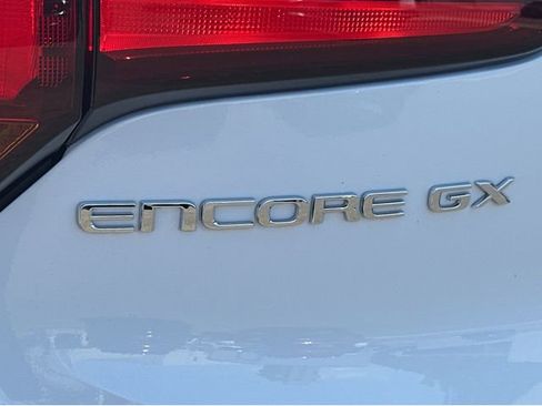 Used 2025 Buick Encore GX Preferred FWD image 13