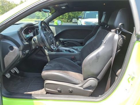 Used 2015 Dodge Challenger SRT Hellcat RWD image 13
