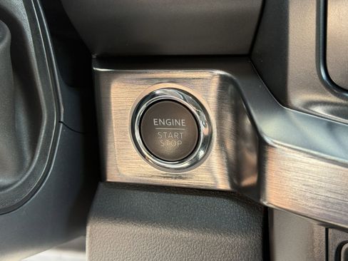 Used 2025 Ford F250 Lariat AWD/4WD image 17