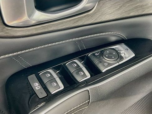 Used 2025 Kia Sorento SX AWD/4WD image 9
