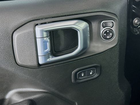 Used 2022 Jeep Wrangler Sport S image 15