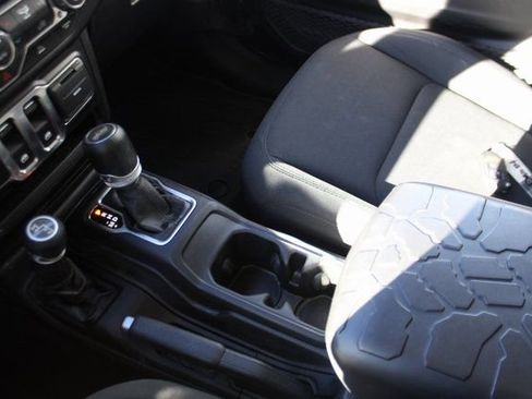 Used 2022 Jeep Wrangler Sport S image 21