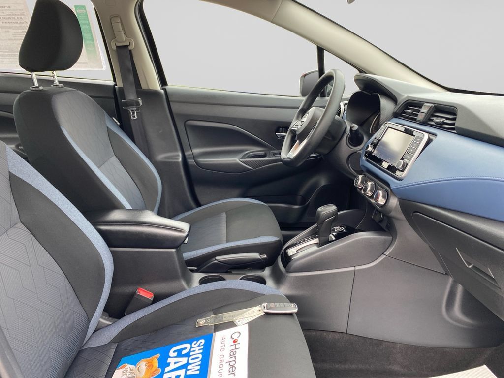 Used 2025 Nissan Versa SV FWD image 11