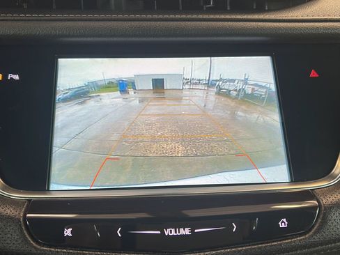 Used 2018 Cadillac XT5 FWD image 14