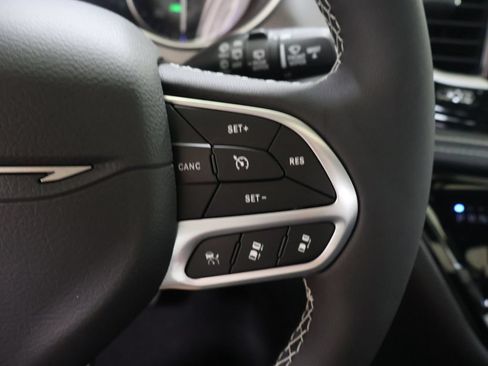 New 2027 Chrysler Pacifica Select AWD/4WD image 24