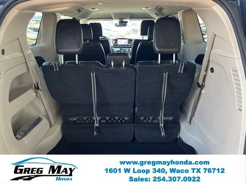 Used 2022 Chrysler Pacifica Touring-L FWD image 15
