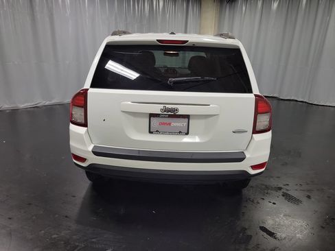 Used 2016 Jeep Compass Latitude FWD image 8