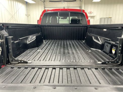 Used 2020 Toyota Tacoma TRD Off-Road AWD/4WD image 23