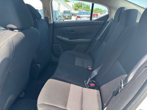 Used 2025 Nissan Sentra SV FWD image 21