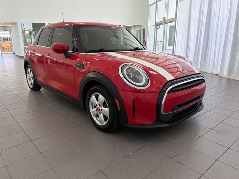 Used 2022 MINI Cooper 4-Door Hardtop w/ Storage Package FWD image 7
