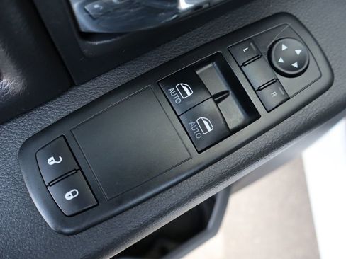 Used 2012 RAM 3500 ST w/ Chrome Appearance Group image 21