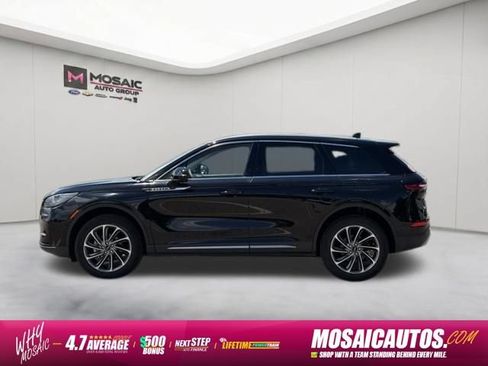 Used 2024 Lincoln Corsair AWD w/ Equipment Group 101A image 4