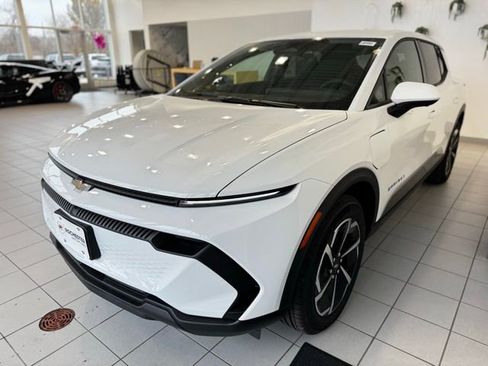 New 2026 Chevrolet Equinox EV LT image 31
