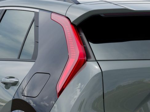 New 2026 Kia Niro SX Touring FWD image 11