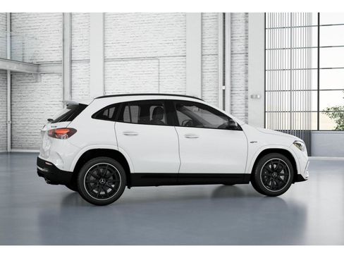 New 2026 Mercedes-Benz GLA 35 AMG 4MATIC image 18