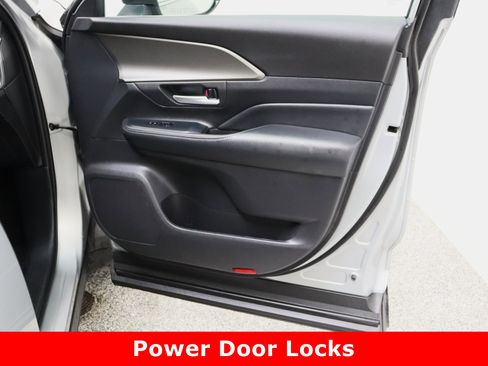 Used 2025 Toyota Grand Highlander FWD image 38
