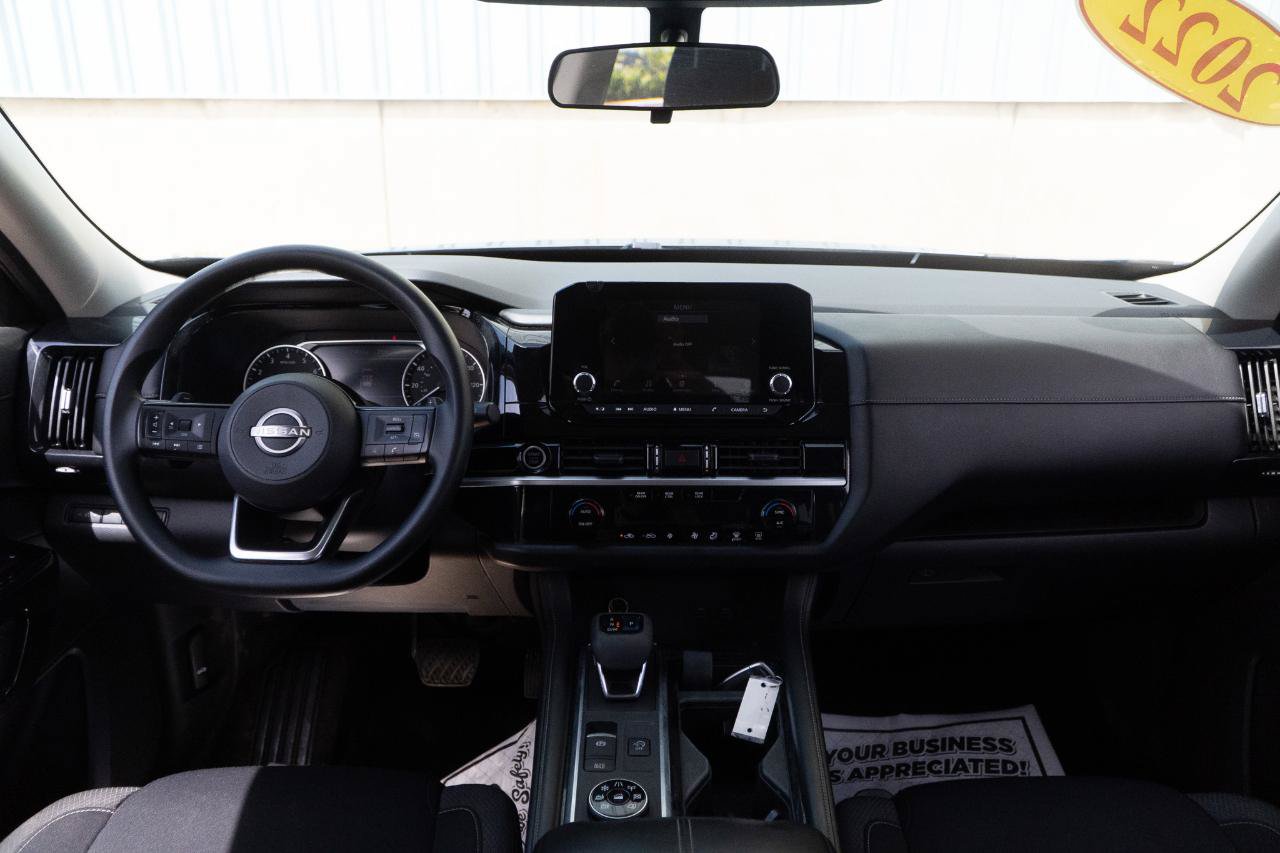 Used 2022 Nissan Pathfinder S AWD/4WD image 27