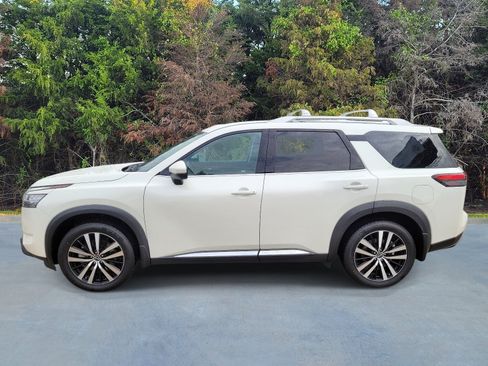 Used 2024 Nissan Pathfinder Platinum FWD image 22