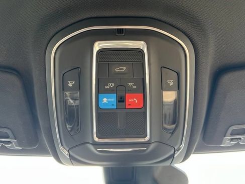 Certified 2023 Jeep Grand Cherokee Limited AWD/4WD image 18