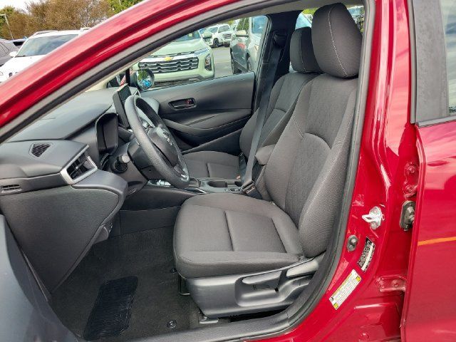 Used 2025 Toyota Corolla LE FWD image 6
