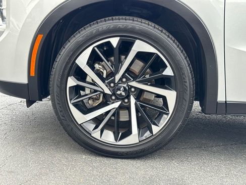 Used 2024 Mitsubishi Outlander SE image 6