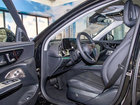 Certified 2025 Mercedes-Benz E 350 4MATIC Sedan image 13