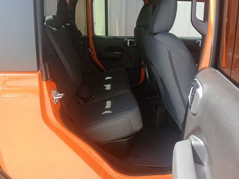 New 2025 Jeep Gladiator Sport image 27