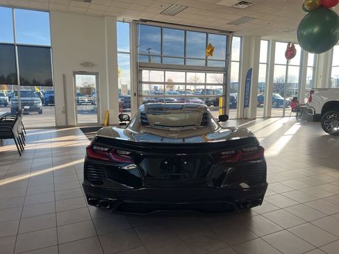 Used 2022 Chevrolet Corvette Stingray Coupe w/ Z51 Performance Package image 4