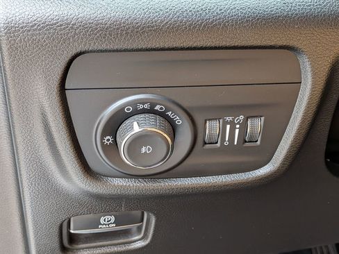 Used 2023 Jeep Grand Cherokee L Summit w/ Luxury Tech Group V AWD/4WD image 18