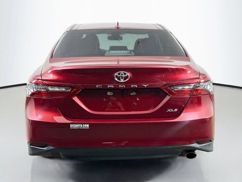 Used 2021 Toyota Camry XLE FWD image 6