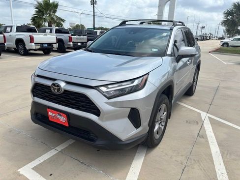 Used 2024 Toyota RAV4 XLE w/ Convenience Package FWD image 2