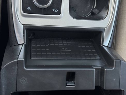 Used 2021 Ford Explorer Limited w/ Equipment Group 301A AWD/4WD image 28