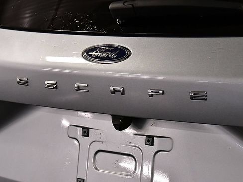 Used 2023 Ford Escape ST-Line w/ Tech Pack #1 AWD/4WD image 11