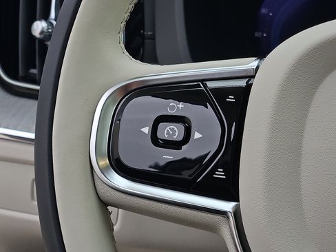 Certified 2023 Volvo XC60 B6 Ultimate image 22