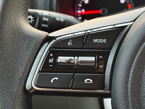 Used 2022 Kia Sportage LX image 16