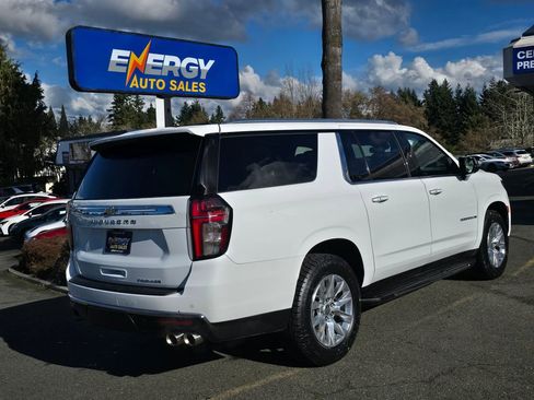 Used 2023 Chevrolet Suburban Premier AWD/4WD image 3
