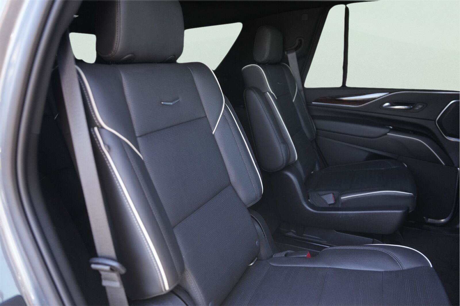 Used 2022 Cadillac Escalade Premium Luxury w/ Performance Package RWD image 19