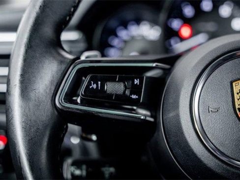 Used 2022 Porsche Macan S w/ Premium Package Plus image 46