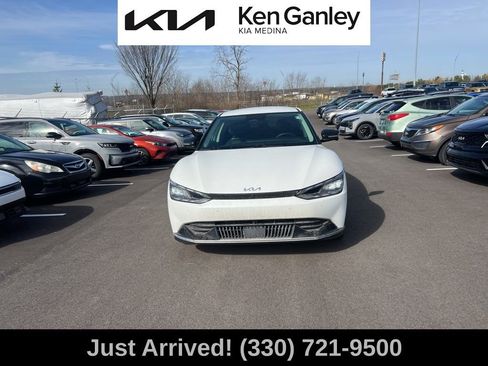 Certified 2022 Kia EV6 Wind w/ Wind Technology Package image 2