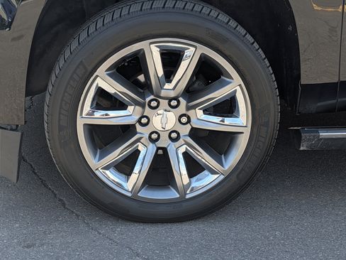 Used 2019 Chevrolet Suburban Premier AWD/4WD image 15