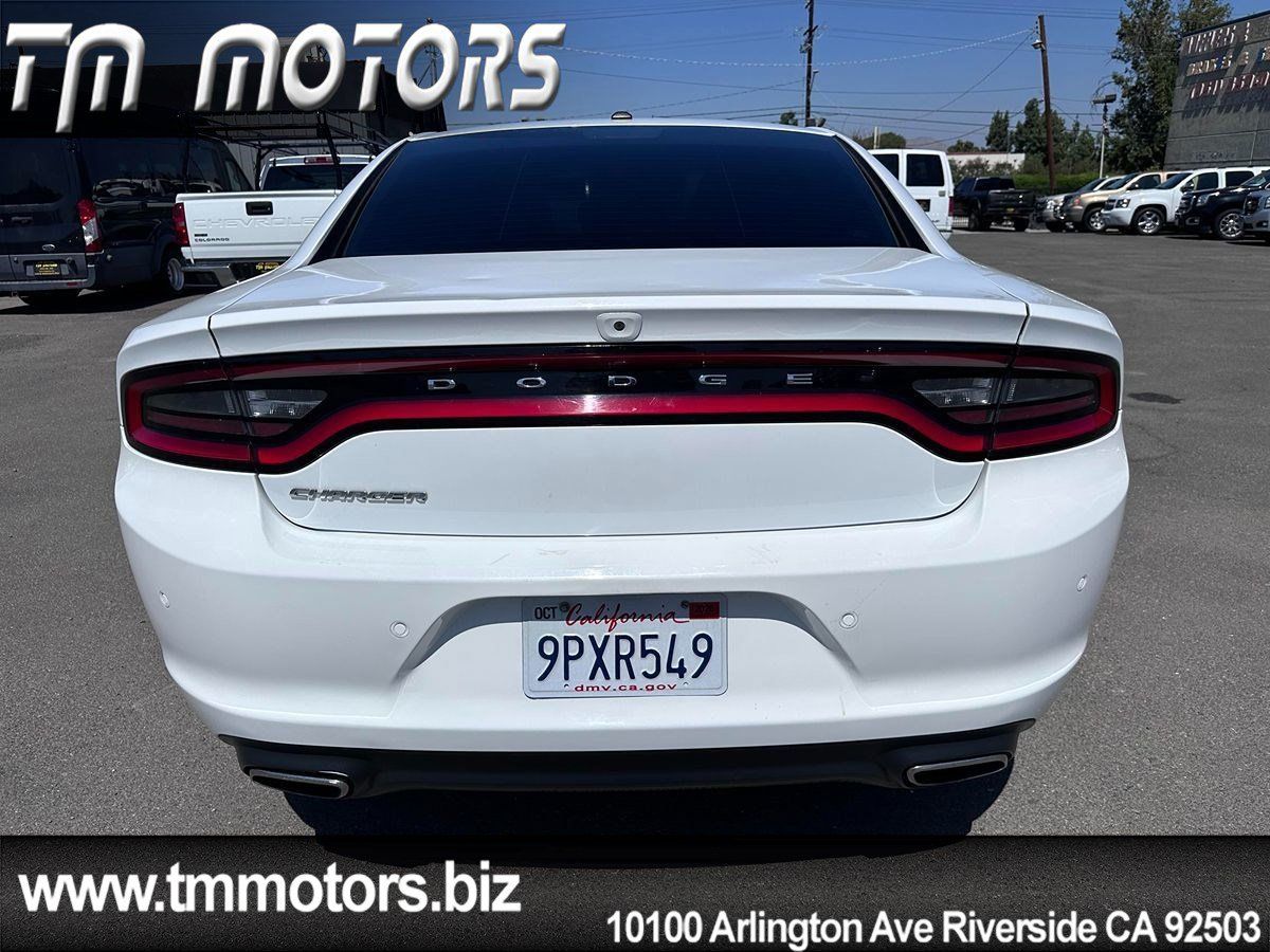 Used 2020 Dodge Charger SXT RWD image 5
