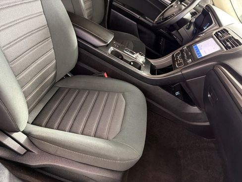 Used 2020 Ford Fusion SE FWD image 22