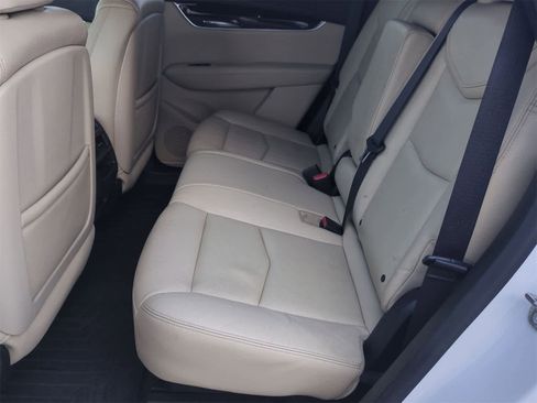 Used 2017 Cadillac XT5 Luxury w/ Driver Awareness Package image 19