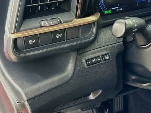 Certified 2023 Toyota Crown XLE image 12