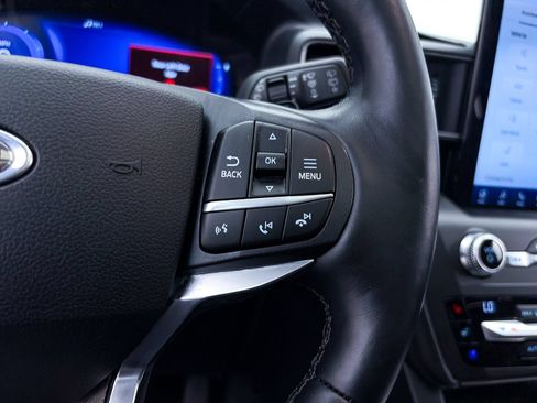 Used 2020 Ford Explorer Platinum w/ Premium Technology Package AWD/4WD image 34