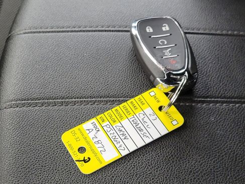 Used 2023 Chevrolet Traverse LT image 29