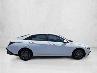 Certified 2024 Hyundai Elantra SEL FWD video 4